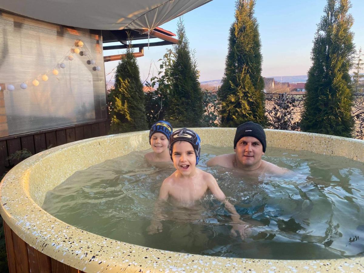 Margaréta Vendégház Lupeni  Esterno foto